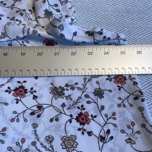 LOFT White Floral Cap Sleeve Blouse XL Pit to Pit 25” Preworn - Picture 11 of 13